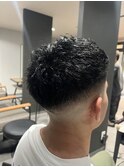 刈り上げセンターパート/波巻きツイストスパイラル/柏