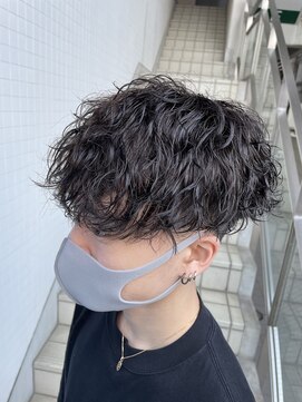 エリマ 調布(elima) 波巻きパーマアッシュカラー韓国マッシュツーブロックショート