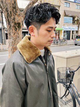 ザデイ(THE DAY) ツーブロック刈り上げパーマショート