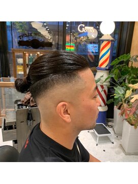 ルドローブラントオオサカ(LUDLOW BLUNT Osaka) 【LUDLOW BLUNT】マンバンフェードカット お団子 ツーブロック