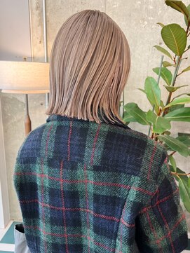 ノエ(noe) ホワイトソフトベージュ×ボブ【デザインカラー】