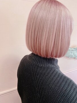 イルウィ(irwi) 【ブリーチ】トレンド　ミニボブ　ピンクベージュカラー