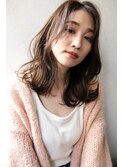 大人なくびれゆる巻きふんわりミディアムスタイル
