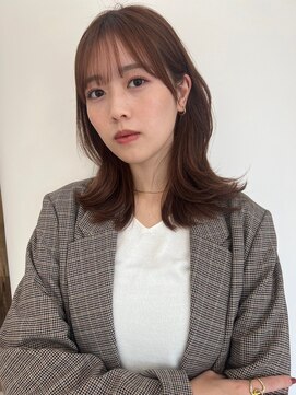 ザシー オモテサンドウ(The C) 20代30代40代ナチュラル大人可愛いレイヤースタイル