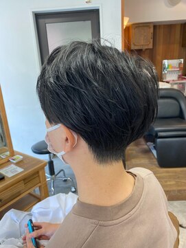 フツーロ 栄(FUTURO) カット