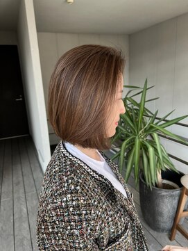 リバレッジ 広尾(Leverage) 大人海外白髪ぼかしハイライトボブ:Mao Shibasaki