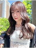 ボリューム感のある外巻きウェーブ/ロング