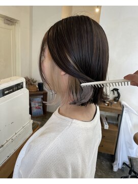 スロウ(sloe) 外ハネボブのイヤリングカラー