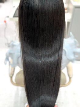 エレノア アネックス銀座(Eleanor)の写真/今までにない艶よし！指通りよし！の縮毛矯正を実感していただけます♪【クオライン縮毛矯正】【銀座】