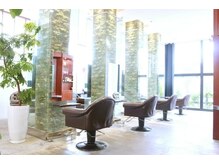 サロンド アリアンツキャナル(salon de' allianz canal)