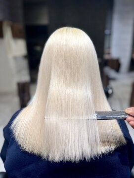 アンダーバーホワイト 鳳店(_WHITE) 憧れのホワイトカラー