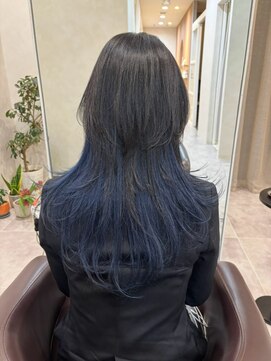 ジル(JiLL.) ブルーインナーカラーロングウルフカット【広島/本通】
