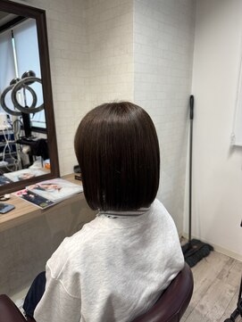 コワファースト長崎シャンプーボーイ 2nd(COIFF1RST 長崎 SHAMPOO BOY) まるみボブ ミディアムボブ 透明感カラー