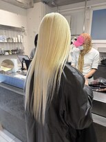 ダブ アオヤマ(DaB AOYAMA)&nbsp;抜きっぱなしブリーチロングブロンドヘア2ブリーチカラー