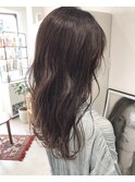 ラベンダーグレージュ透明感ツヤ感カラー×ふんわりウェーブ