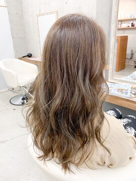 ユッカ エルア 武庫之荘南口(YUCCA elua) 【elua 角床】大人可愛いゆるふわロング_ミルキーベージュ