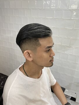 メリケンバーバーショップ フクオカ(MERICAN BARBERSHOP FUK) かき上げヘアショートレイアーくせ毛風パーマコンマヘア