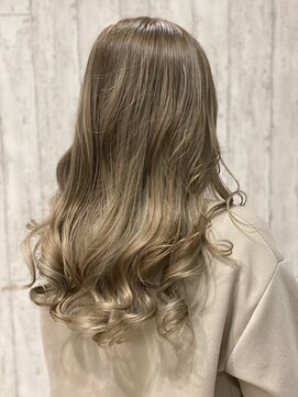 アース オーセンティック 武蔵小山店(EARTH Authentic) グラデーション/ミルクティーベージュ