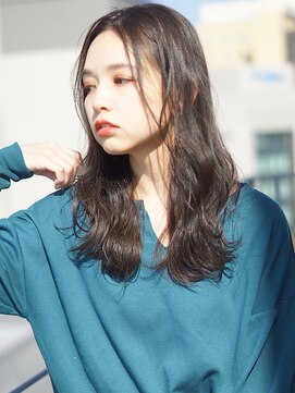 ラダ(Lada) こなれセミロング ウェーブ パーマ 透明感カラー 20代30代40代