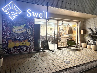 ネオンの[Swell]の看板×観葉植物が目印！[MEN'S/船橋/船橋駅]