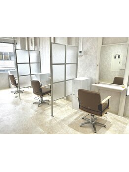 半個室の贅沢空間で、あなただけの贅沢なサロンタイムを♪髪も心もリラックスできるサロンタイムを♪