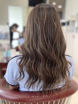 ヘアセラピー サラ(hair therapy Sara)の写真/美髪・髪質改善専門店が自信を持ってお届けする"イルミナカラー"♪ツヤ・発色・透明感…全てが他と違う！