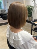 オリーブベージュ