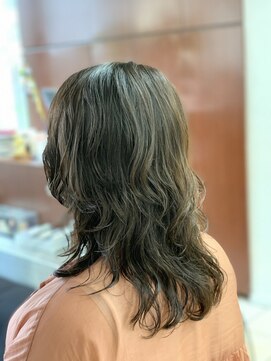 クオリス 上板橋店(QUALIS) 20代30代透明感暗髪アッシュブルーグレージュくびれレイヤー