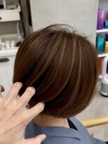 レヴィア(REVIA)&nbsp;白髪ぼかしハイライトブリーチミルクティーベージュ