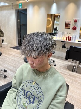 ルースト 渋谷店(ROOST) MEN’S HAIR/波巻ツイストスパイラル/フェザーパーマ/眉毛/渋谷