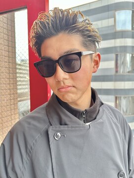 ロミーオム 本厚木(ROMMY. Homme) 刈り上げツーブロックハイトーンメンズヘア