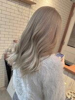 オーブ ヘアー リリー 博多2号店(AUBE HAIR lily)&nbsp;ダブルカラー / Wカラー / ホワイトベージュ 【前田 悠希】