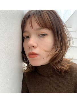 バズ(BUZZ) ミディアムウルフ