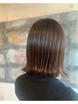 キートス(kiitos) ナチュラル外ハネミディ