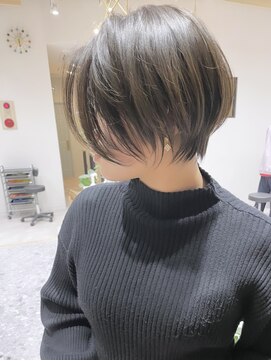 トマト(TOMTO) 【YUYA】大人ショート_前下がり_耳かけショート