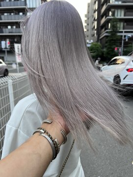 テテ(TETE) ホワイトシルバー 心斎橋×長堀橋