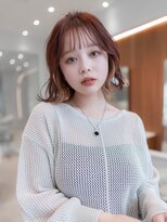 20代30代大人可愛いグレージュカラー斜めバングショートボブ