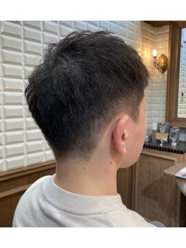 ルピナス 中田(Lupinus) 刈り上げショートスタイル