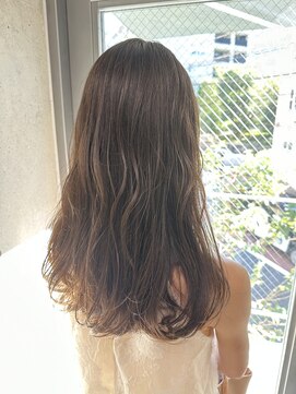 エウペ 渋谷(WEUPE) 斜めバング/グレージュカラー/デザインカラー/シルキーベージュ