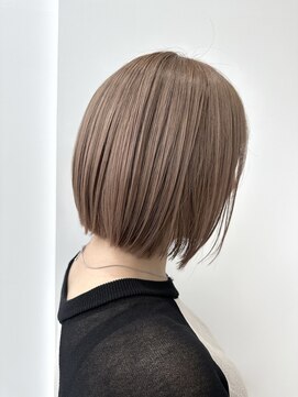 イト(ito.) シアーベージュボブ_レイヤーカット_ブルーグレージュ