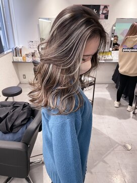 キング 梅田(K!ng) 縮毛矯正髪質改善ハイライトレイヤーカット梅田美容室エクステ