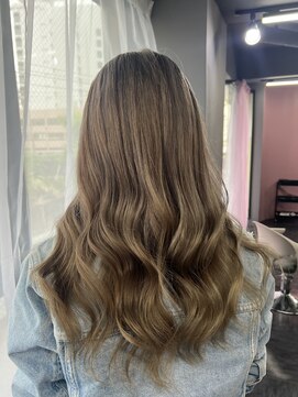 クク 那覇国際通り(CUCU) シルバーグレージュ