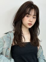 オムニス 表参道(Omnis)&nbsp;暗髪美髪レイヤーカット顔周りレイヤーくびれミディアムレイヤー