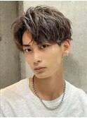 大分メンズ刈り上げセンターパートツイストスパイラルパーマ緩め