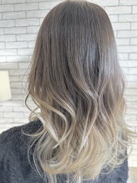 ヴァイブス(vibes) グレージュ グラデーション