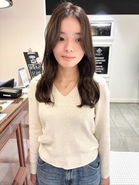 オリーブグレージュ