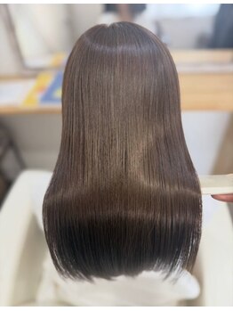 aiche hair【5/5 NEW OPEN（予定）】の写真/表面のうねりや広がりを解消！こだわりの薬剤で叶える、ぺたんこすぎない自然な柔らかストレート×カラー◎