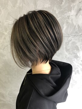 ウシワカマルイースト(ushiwakamaru East) ミルクティーバレイヤージュ