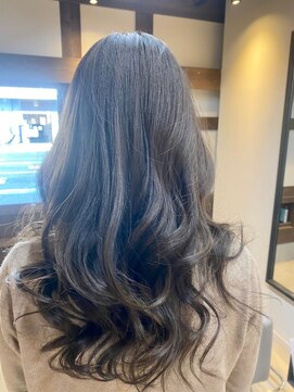 ラシット(Rasit) 触れたくなる透明感＊冬に映えるダークアッシュカラー