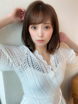 アフロート ディル(AFLOAT D'L) 大人かわいいボブ フェザーバング カーキグレージュ 流し前髪